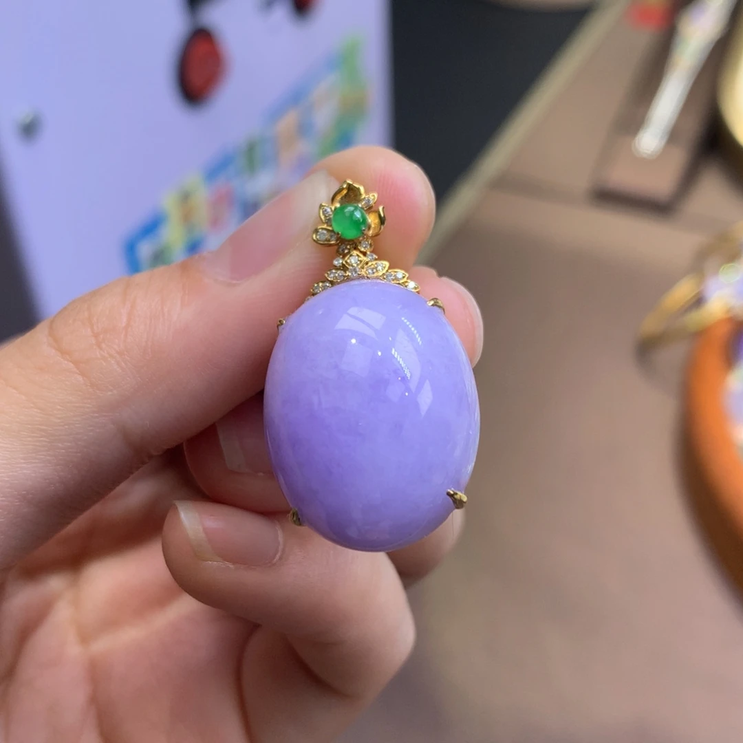 翡翠18K金镶嵌颈饰翡翠