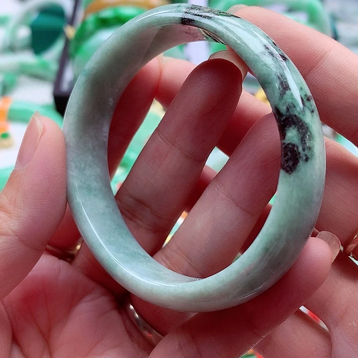 翡翠未镶嵌手镯翡翠