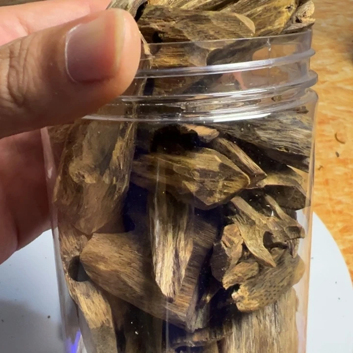 沉香碎屑沉香166克乌身原材料