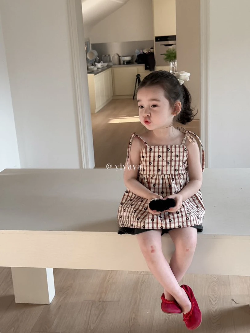 25夏~女童花朵格子吊带娃娃衫5337