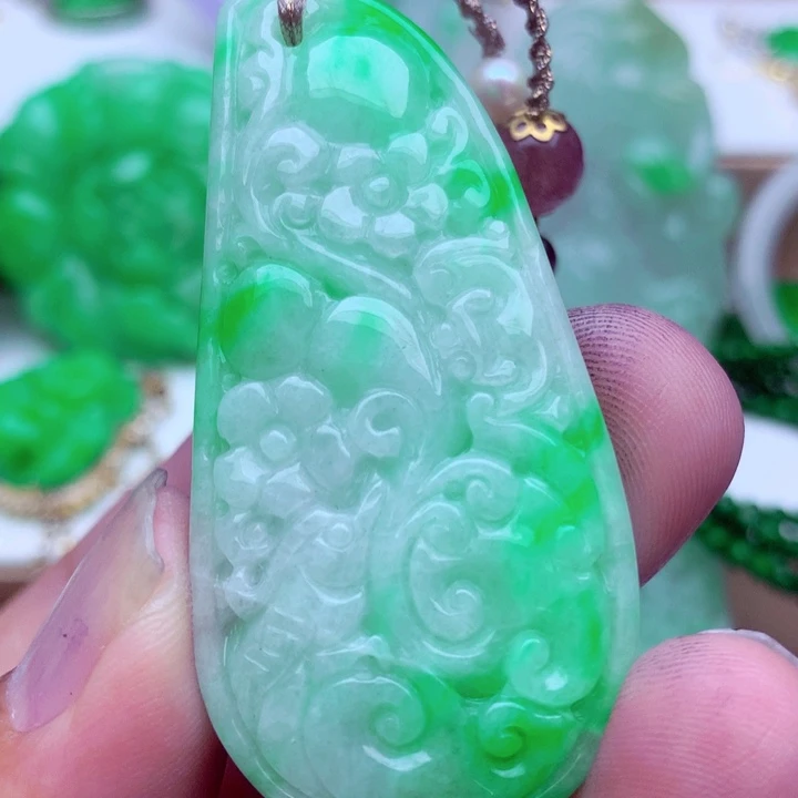 吊坠(不含链)未镶嵌翡翠