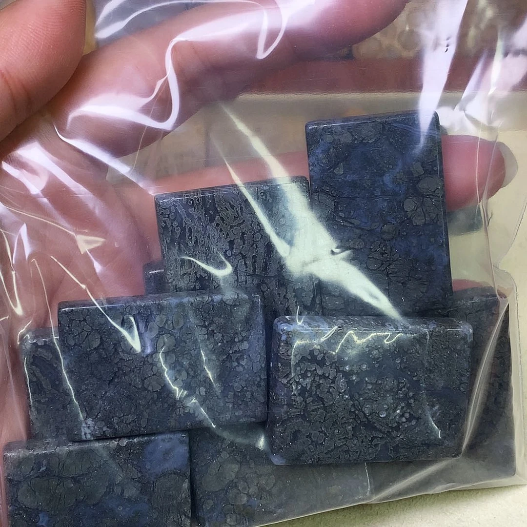 石英质玉颈饰未镶嵌牧*阳