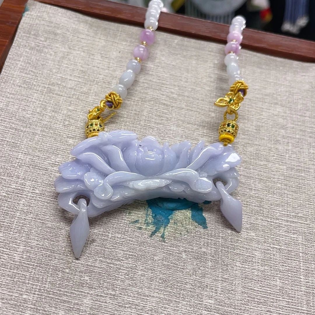 翡翠未镶嵌颈饰套花吊坠