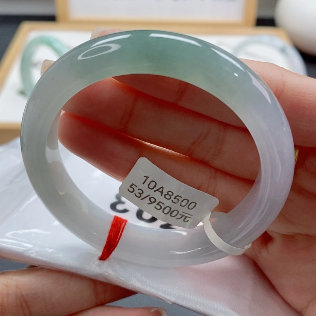 翡翠手镯未镶嵌天然A货翡翠手镯