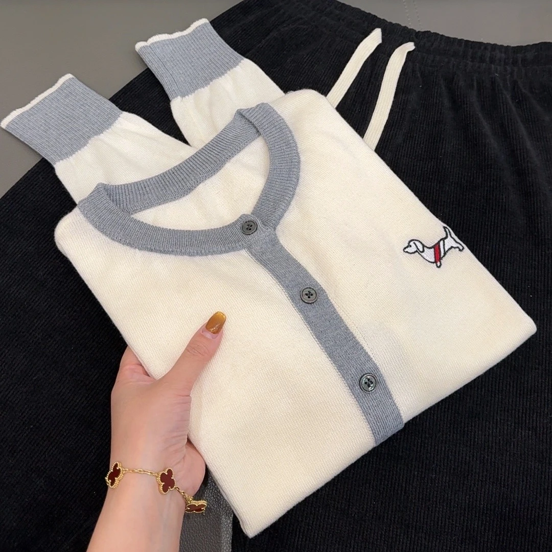 秋冬上衣长袖秋季圆领百搭毛衣刺绣宽松毛衫毛针织衫显瘦韩版