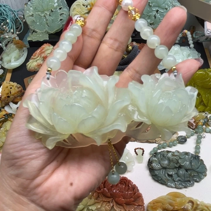 蛇纹石玉未镶嵌颈饰