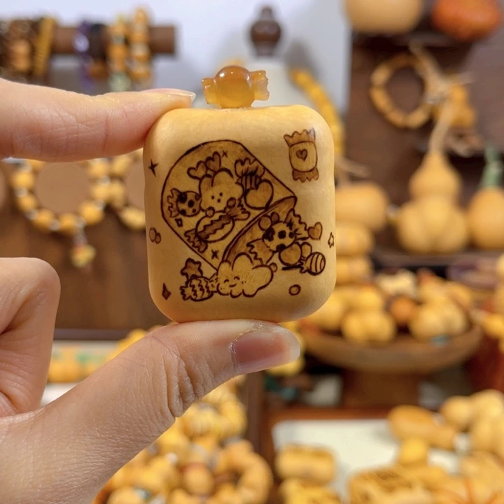 浅***墨原价200福利葫芦一个专拍