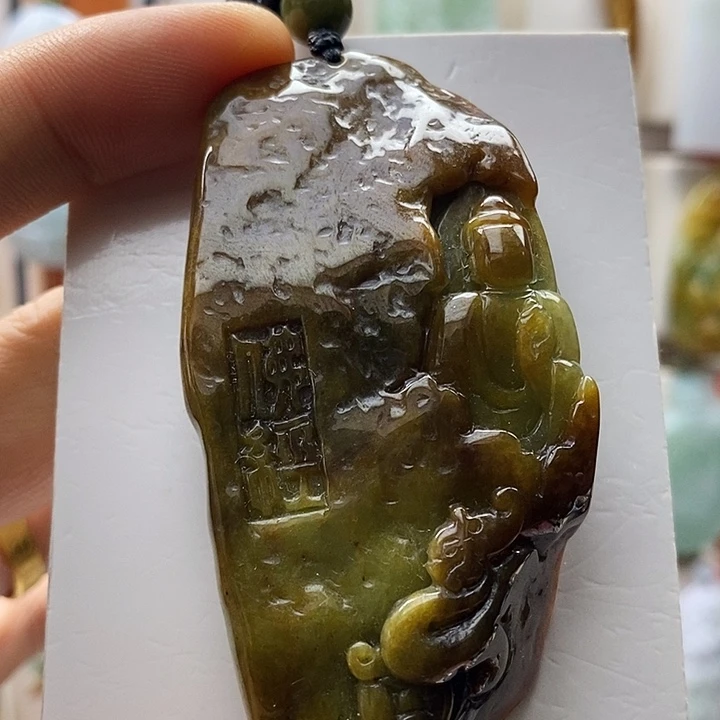 翡翠未镶嵌颈饰每天
