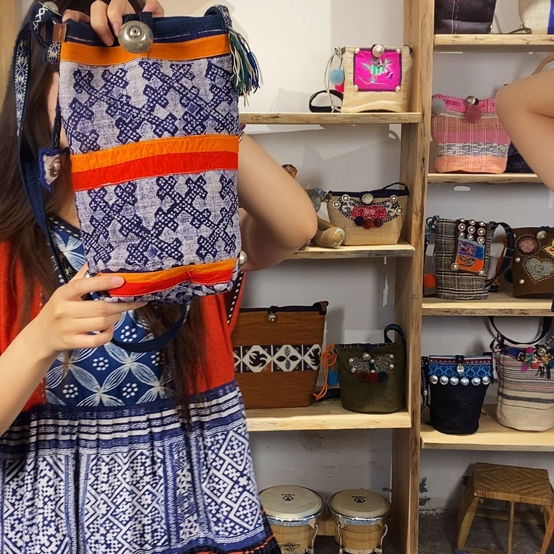 织绣手工制作工艺包包