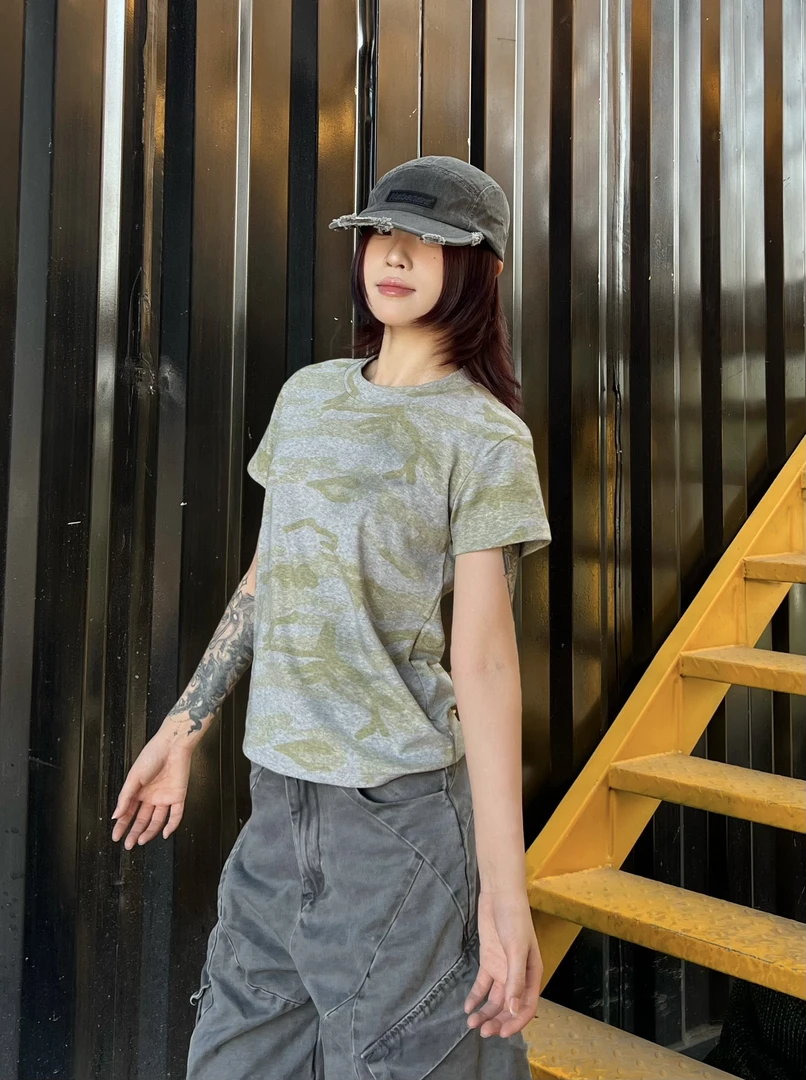 15GET 美式做旧辣妹正肩迷彩扎染T弹力短袖T恤夏季百搭修身上衣女