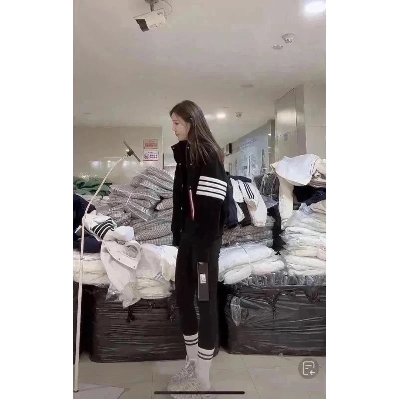 【柒汐】推荐三条杠立领卫衣外套2580