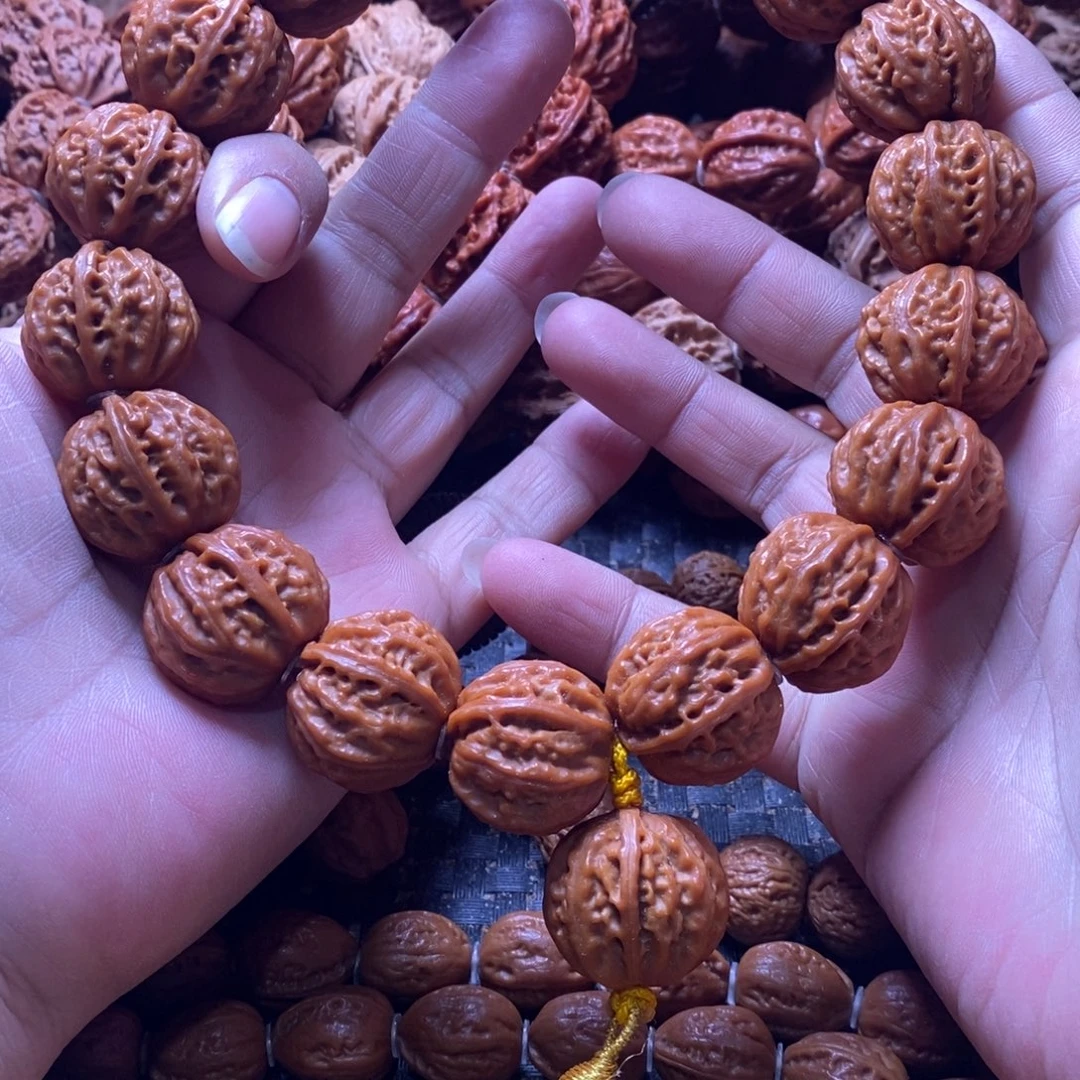 文玩核桃吊坠蚂蚁纹八棱