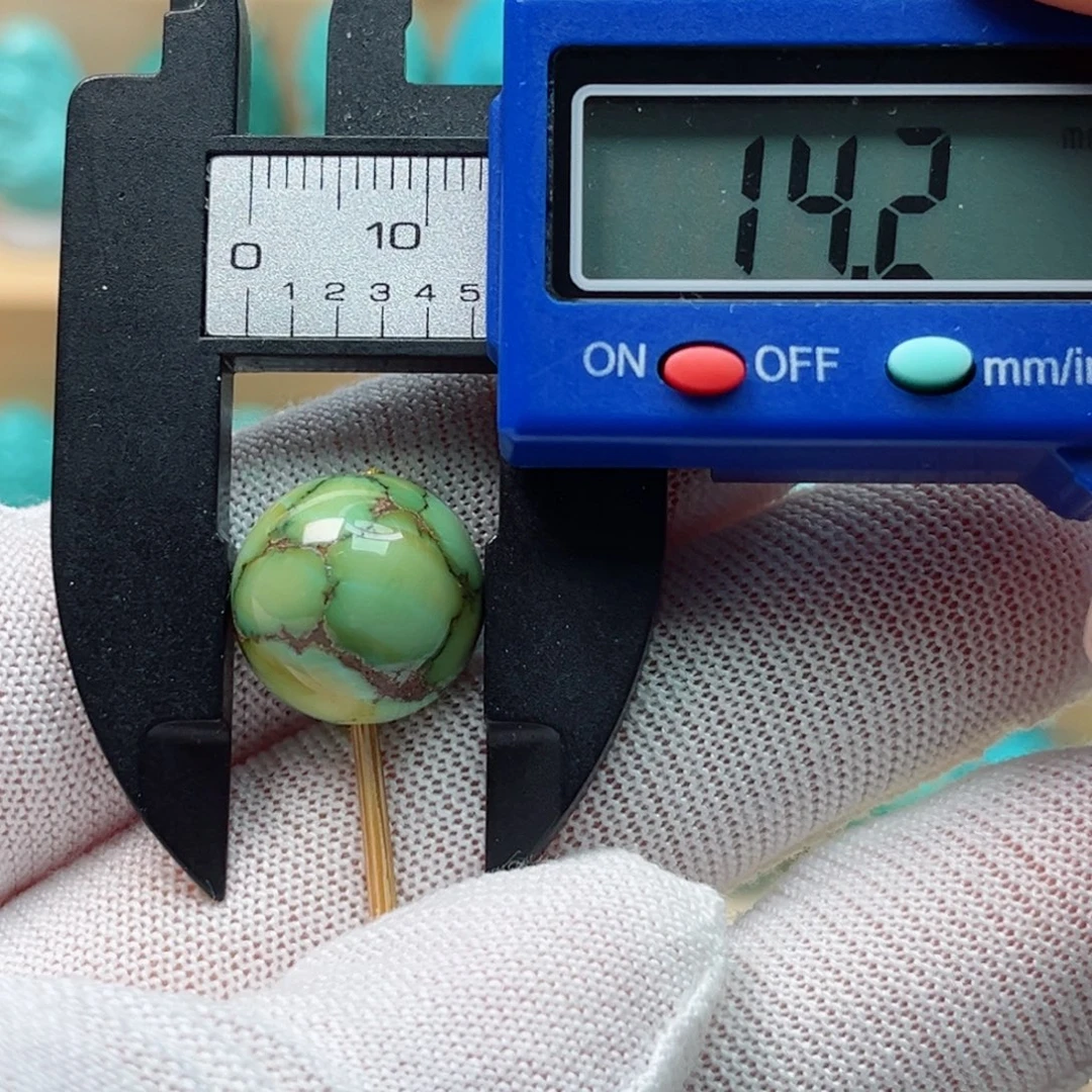 棍***哥绿松石未镶嵌圆珠