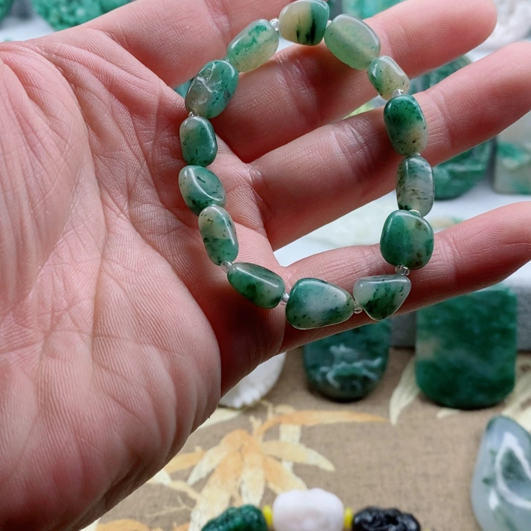 独山玉未镶嵌颈饰