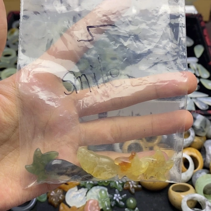 挚***生蛇纹石玉未镶嵌手镯