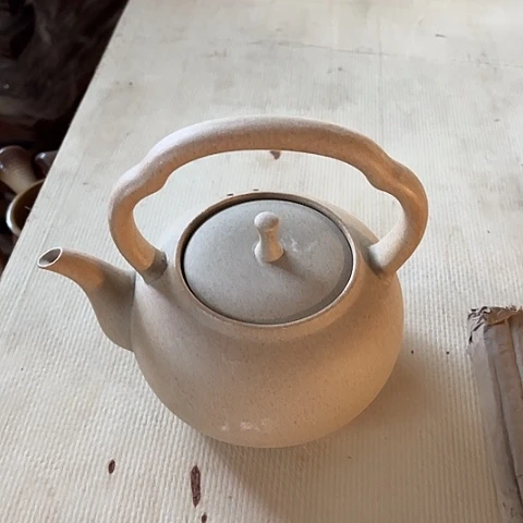 微瑕，明火，不能干烧，约600毫升提梁