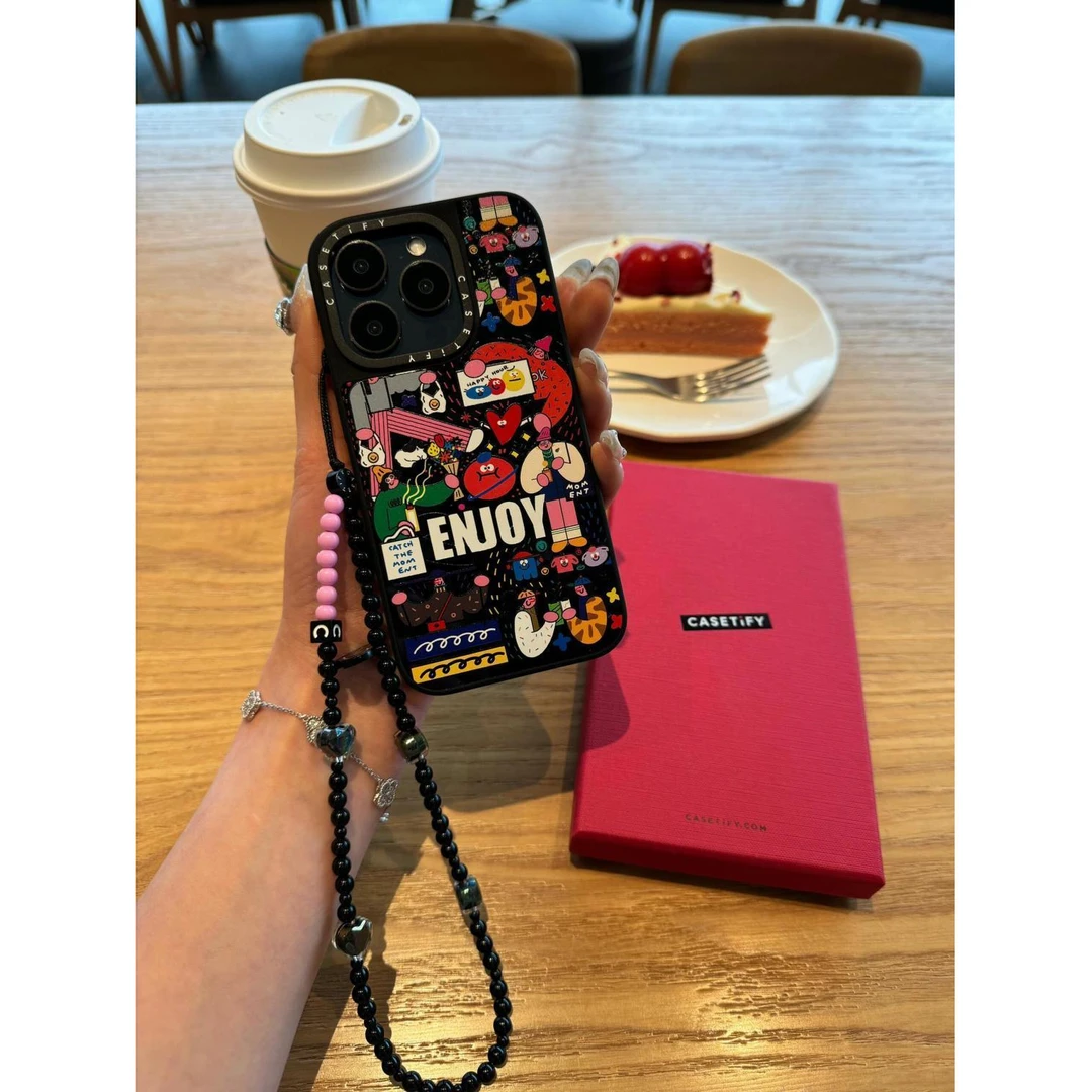 集市涂鸦黑镜面适用苹果手机壳iphone16/15/14pro保护套13/12/11