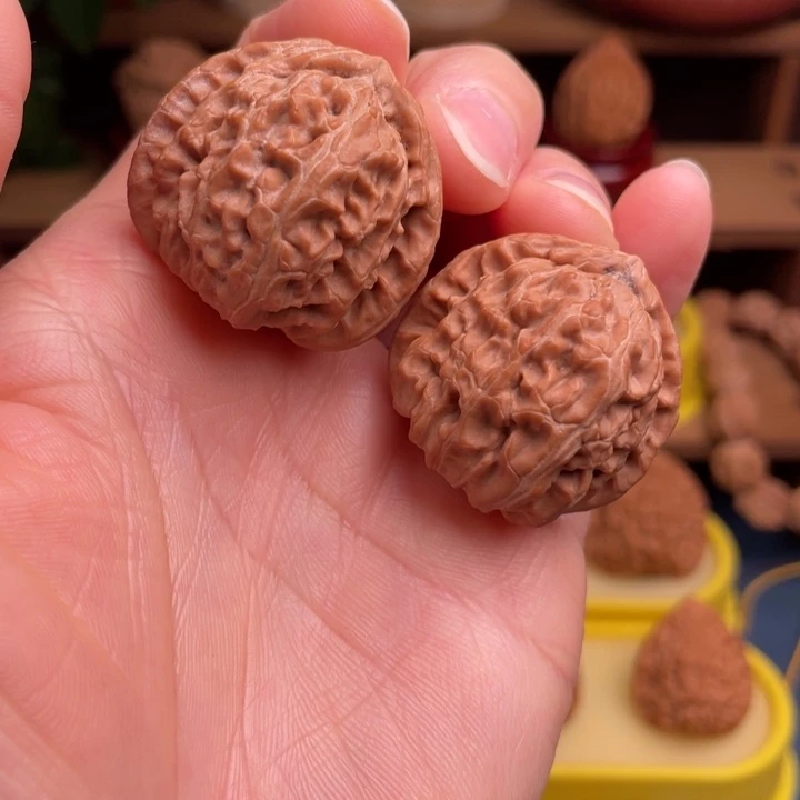 文玩核桃把件三角白34