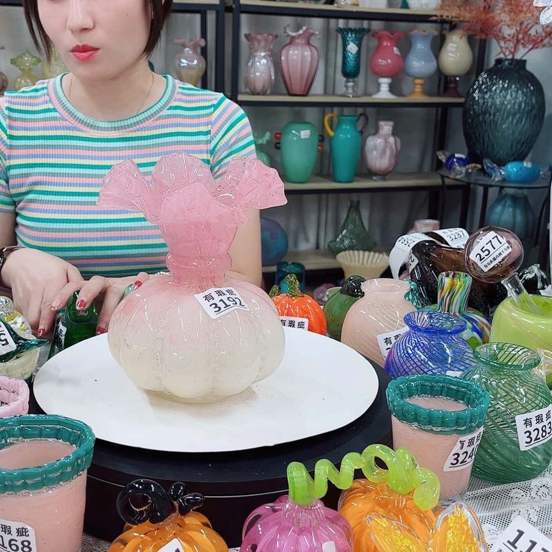 3192 家悦琉璃花瓶摆件瑕