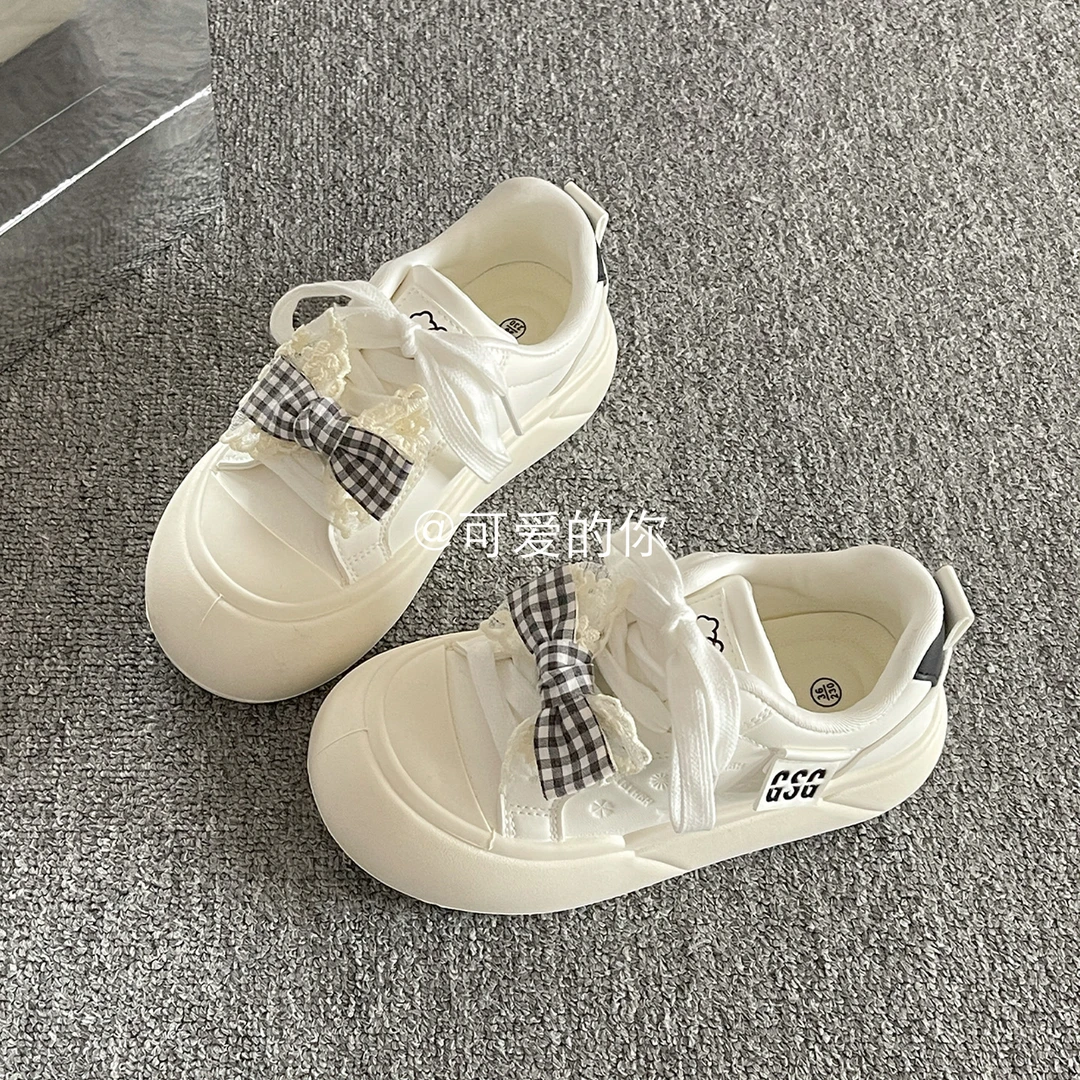 早春小白鞋女款2026新款面包鞋潮牌厚底鞋休闲板鞋高颜值校园鞋子