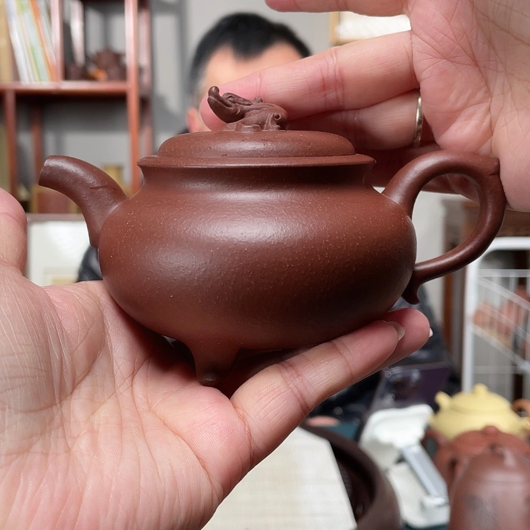 紫泥茶壶心**?铁红泥螭龙
