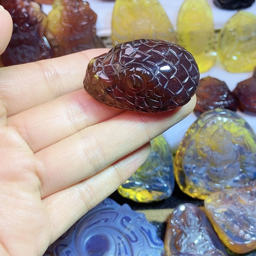 琥珀颈饰未镶嵌蛇头