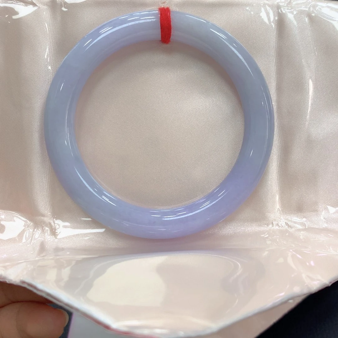 翡翠手镯未镶嵌翡翠