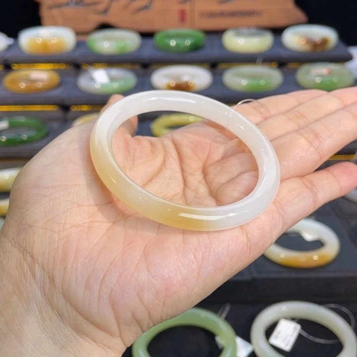 和田玉未镶嵌手镯-糖白美人条54