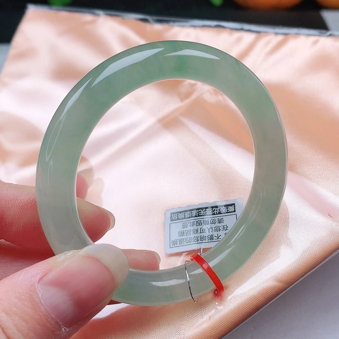 翡翠手镯未镶嵌50+圆