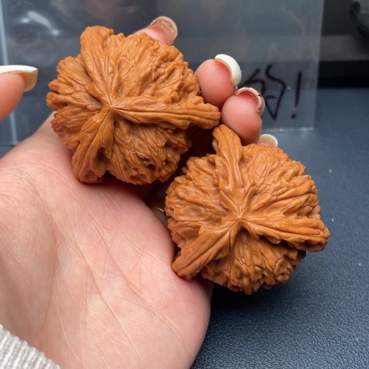 宝***哥文玩核桃吊坠白狮子