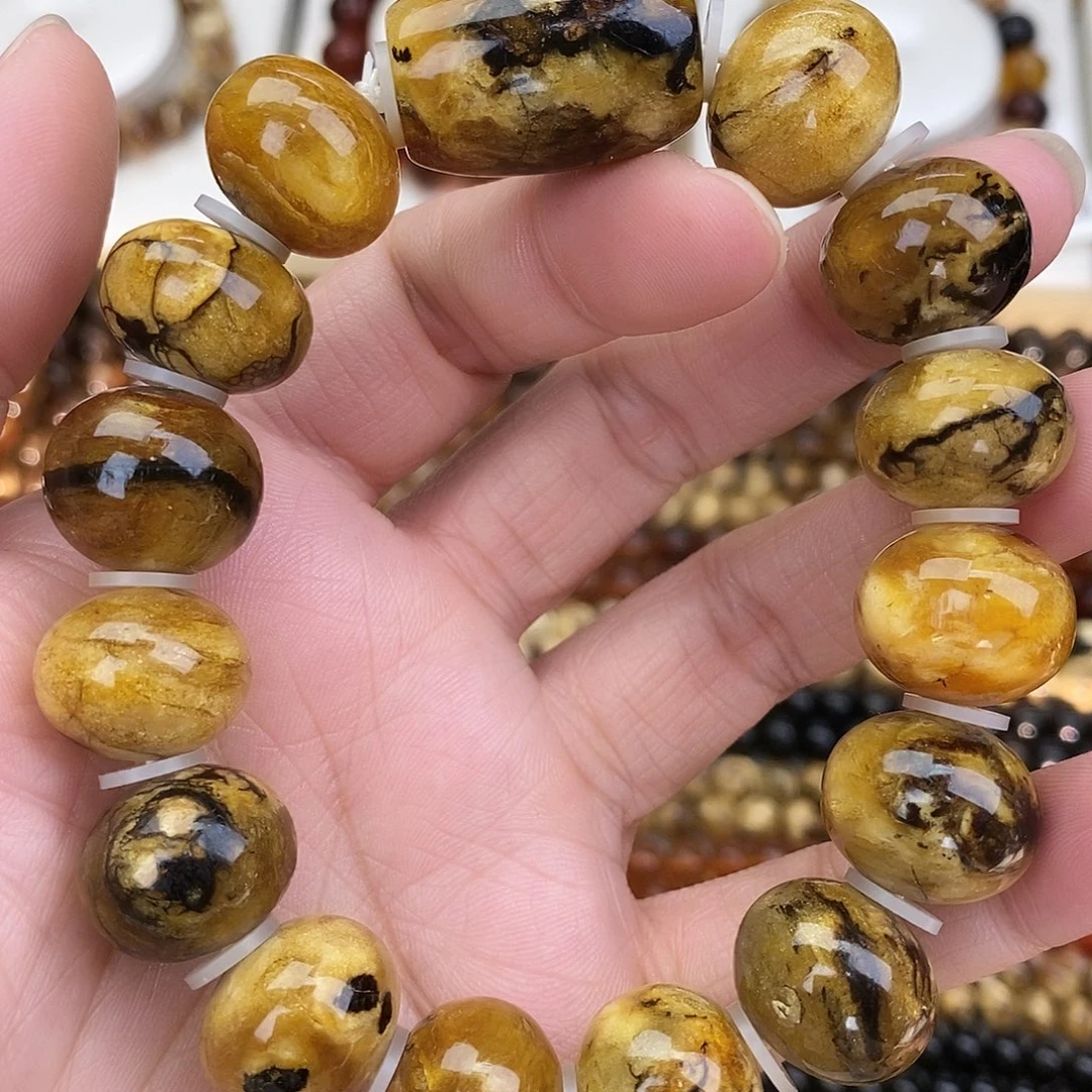 我***翔琥珀未镶嵌裸石琥珀16