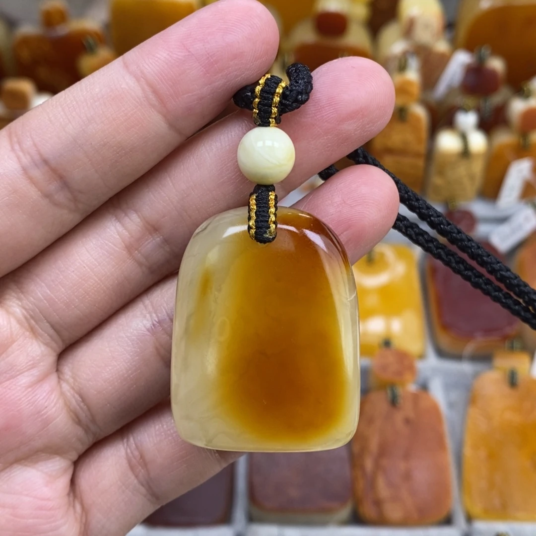 蜜蜡未镶嵌珠宝奇石