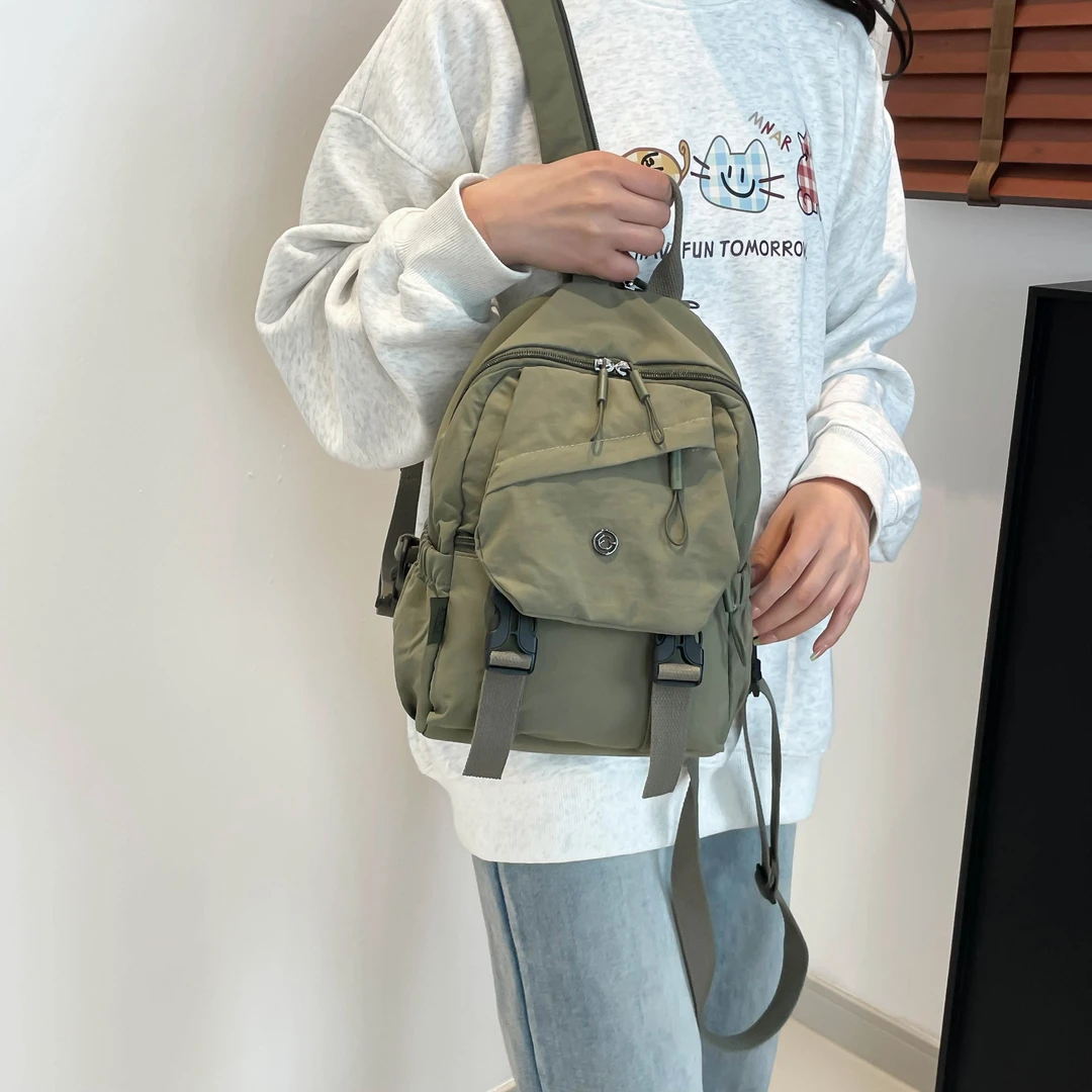 996春夏款2025年度新款双肩背包运动休闲风户外通勤百搭款