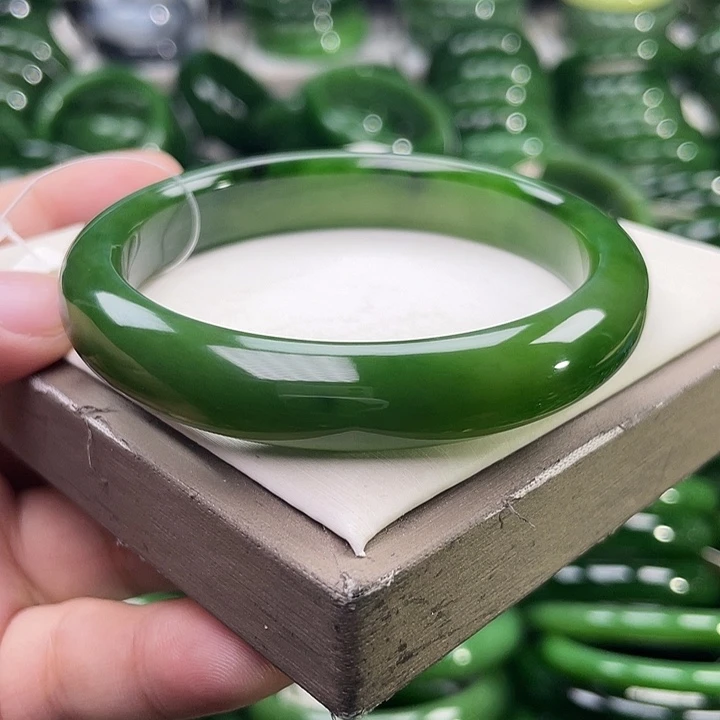 未镶嵌手镯和田玉（碧玉）