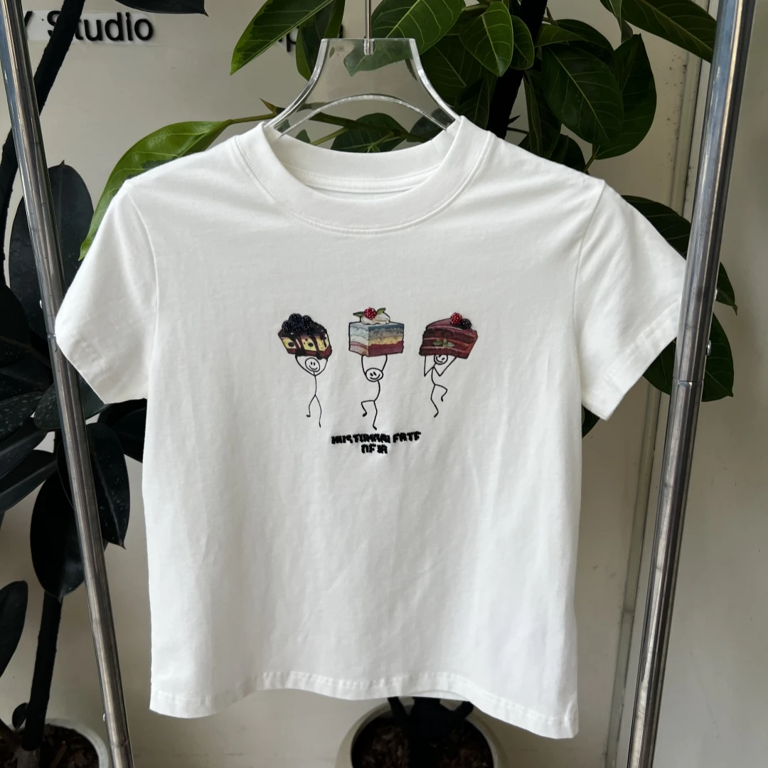 【济州岛】举蛋糕小人印花短袖