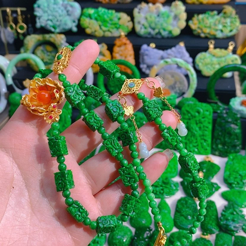 【闪购商品】翡翠颈饰未镶嵌方糖