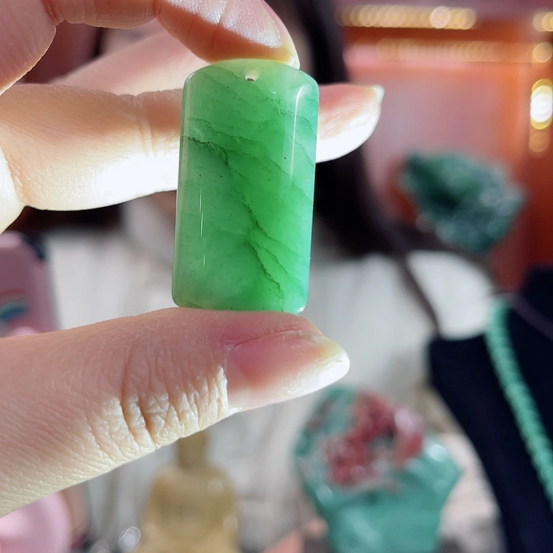 密玉（石英质玉）颈饰未镶嵌