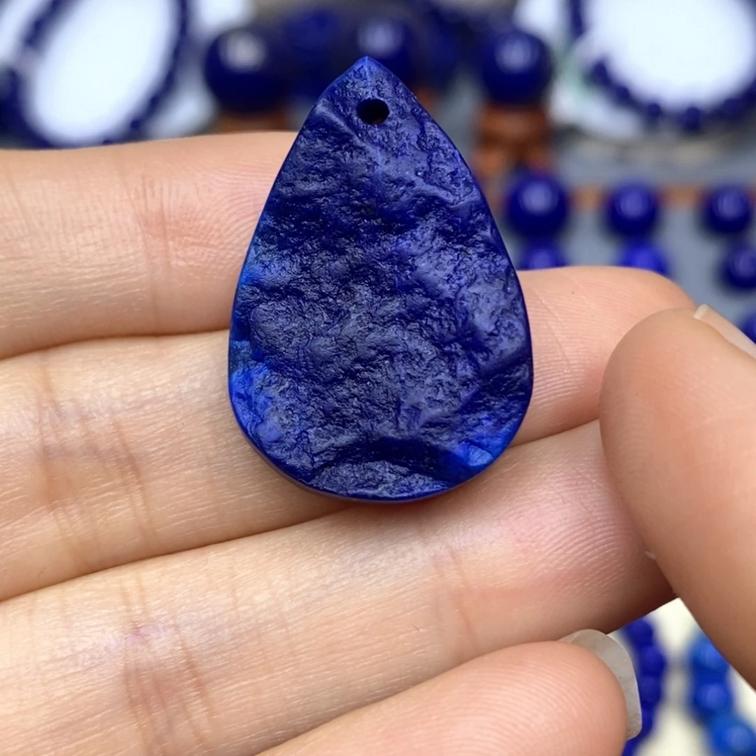 青金石未镶嵌颈饰