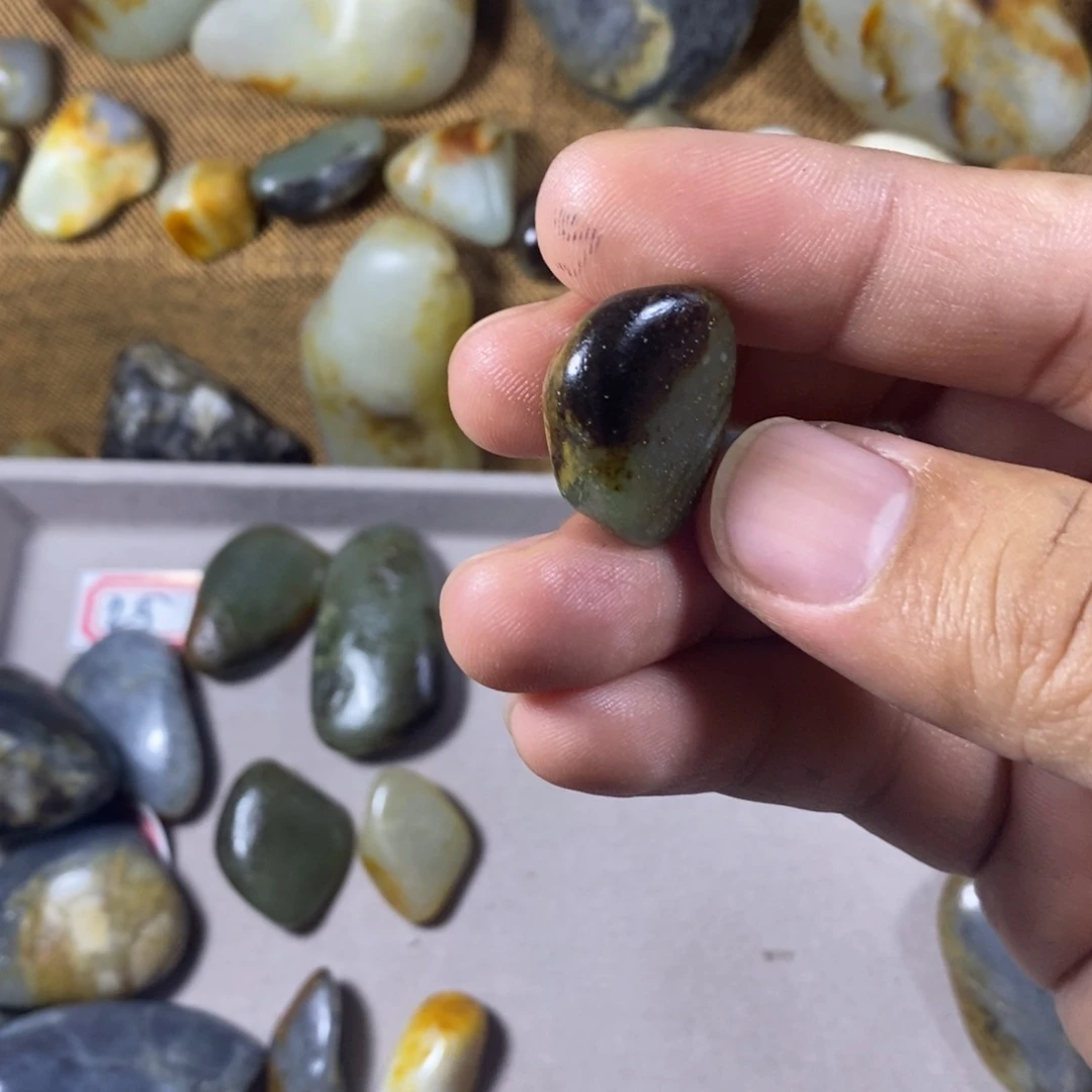 阿***伟和田玉（糖玉）未镶嵌挂件