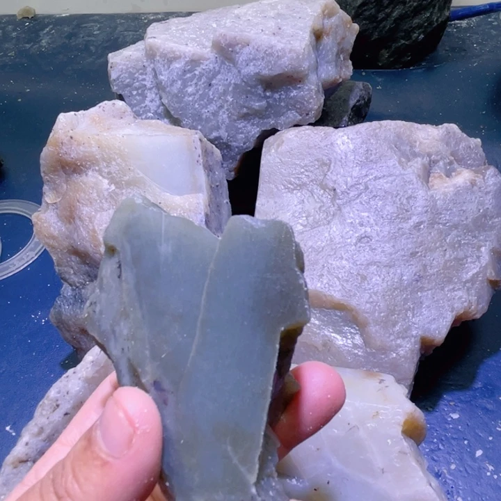 和田玉未镶嵌珠宝半成品