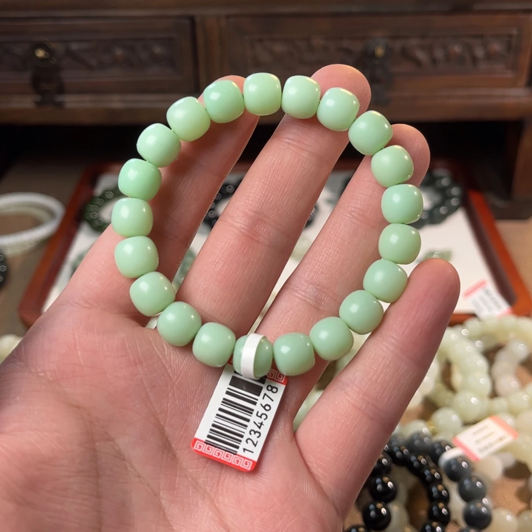 像***风和田玉未镶嵌手链