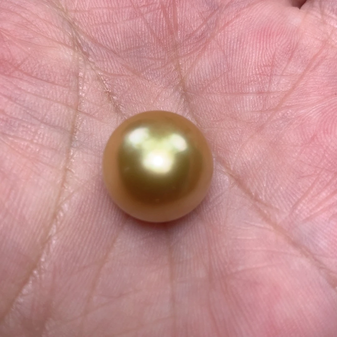 颈饰18K金镶嵌海水珍珠