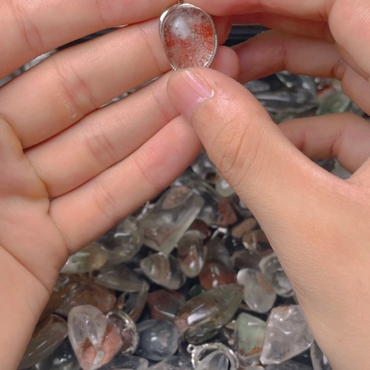 沐***林未镶嵌颈饰水晶水晶