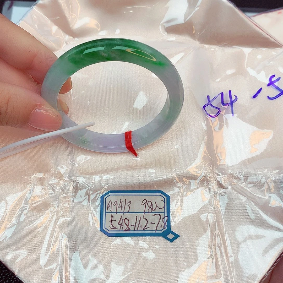 翡翠手镯未镶嵌缅甸翡翠