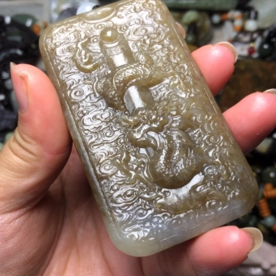 和田玉未镶嵌把件