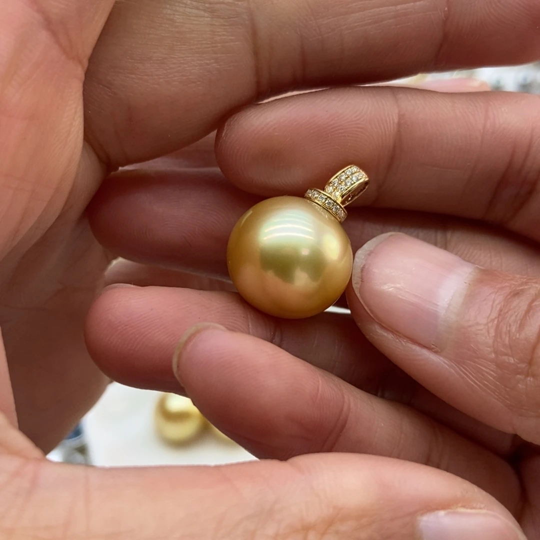 海水珍珠吊坠(不含链)18K金镶嵌