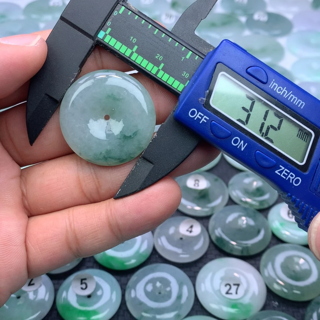 翡翠颈饰未镶嵌缅甸天然A货翡翠