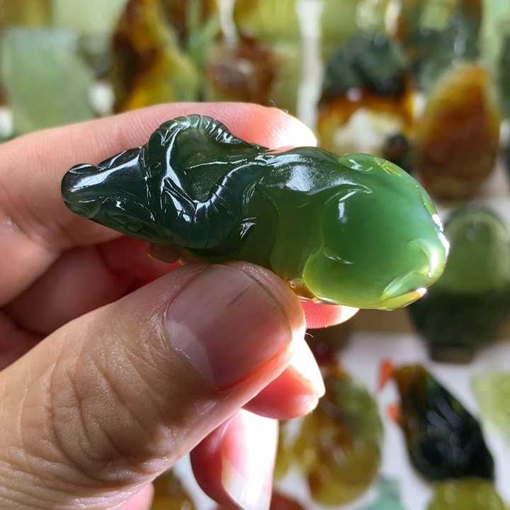 蛇纹石玉珠宝半成品未镶嵌