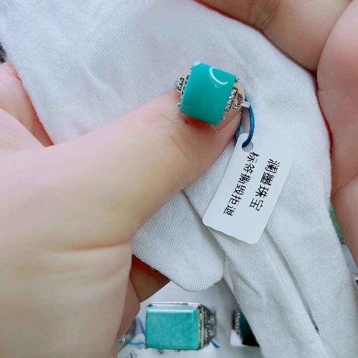 悦***未镶嵌绿松石珠宝奇石