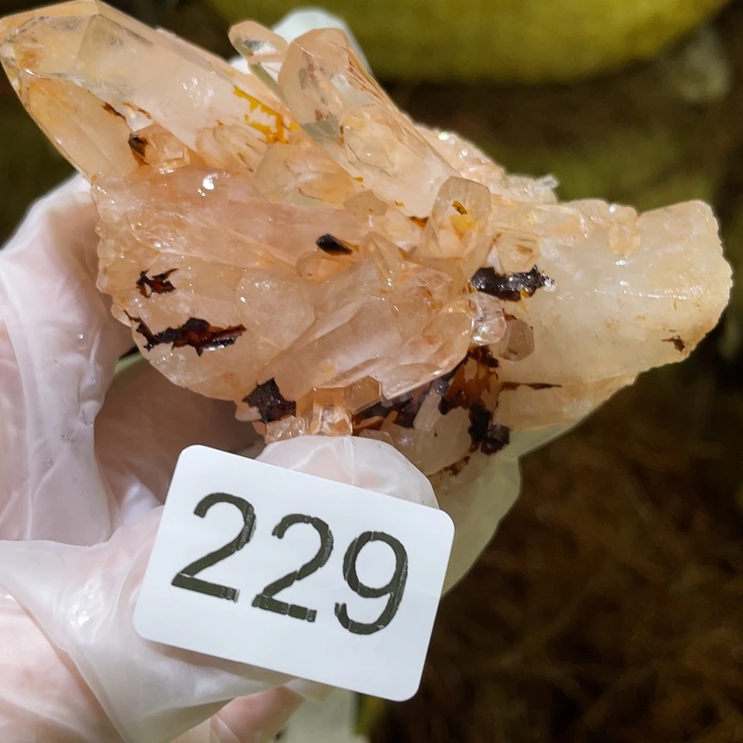 未镶嵌水晶珠宝半成品